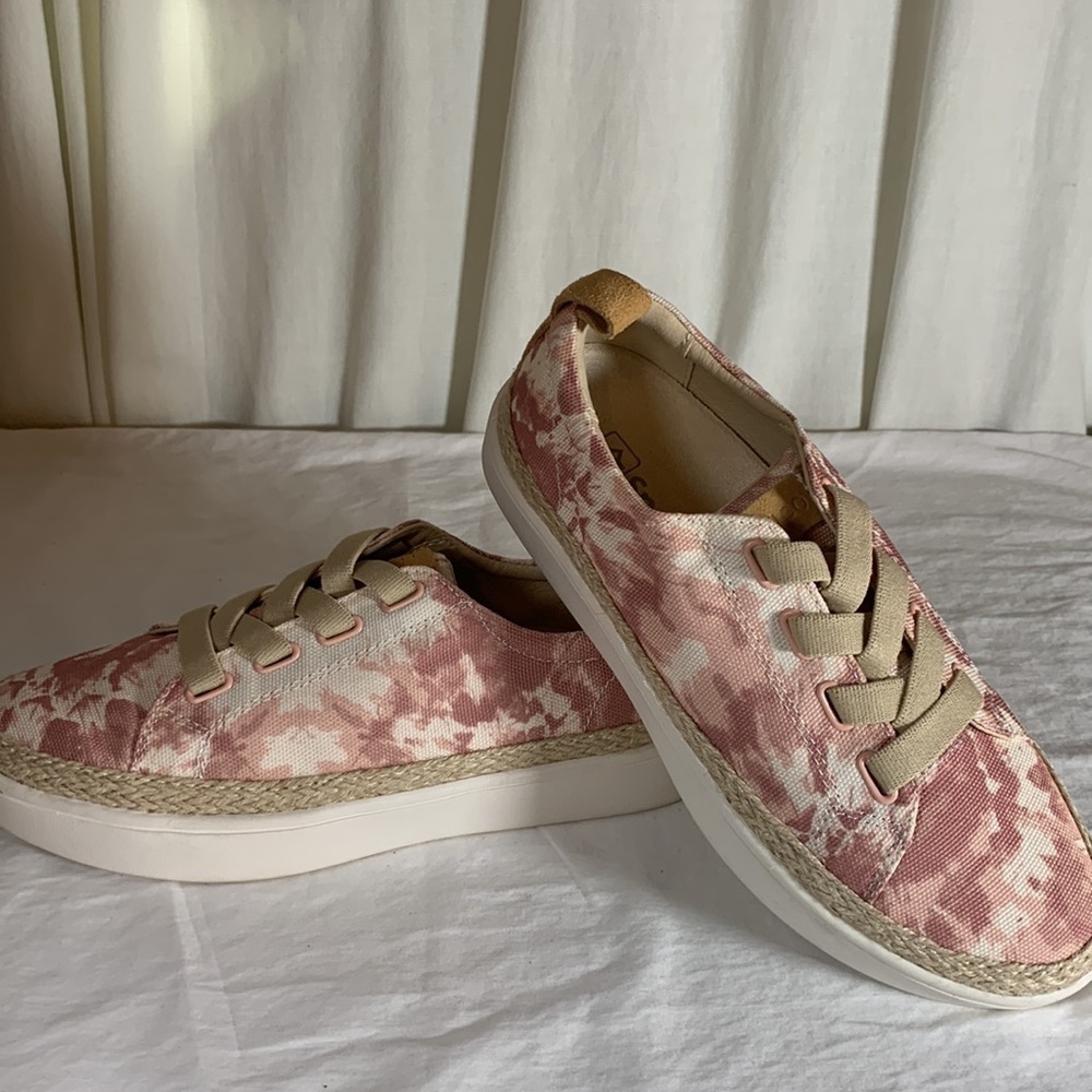 Spenco Orthopedic Comfort Tie Dye Sneakers, 5.5B - Picture 5 of 8